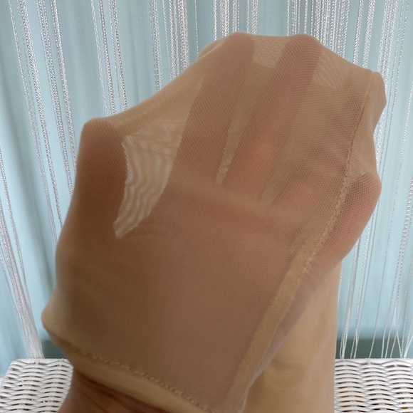 Bella Barnett Nude Sheer Mesh Elbow Gloves NWOT - Picture 14 of 15